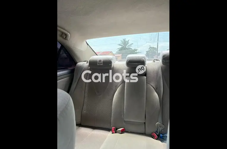 Nigerian Used 2010 TOYOTA CAMRY LE for sale in Lagos - photo 5 of 7