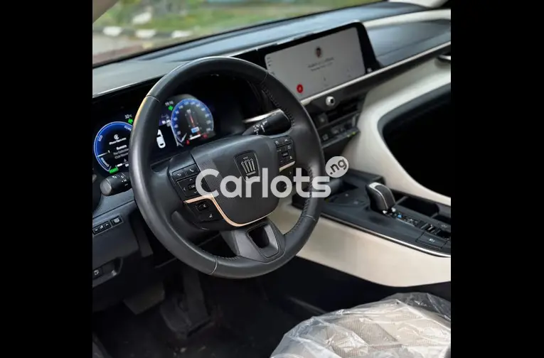 BRAND NEW 2025 TOYOTA CROWN HYBRID for sale in Abuja, FCT - thumbnail 3