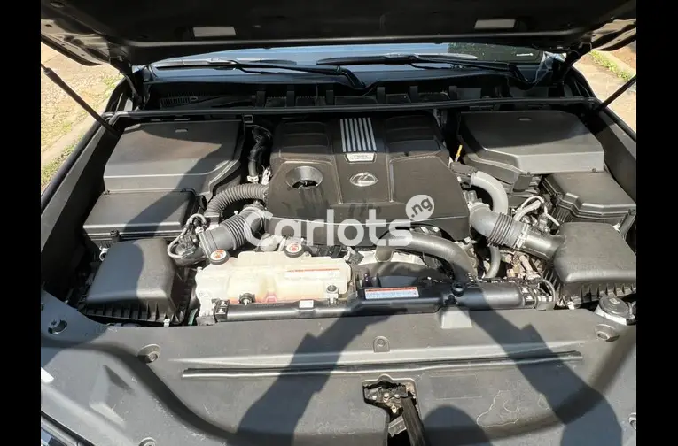 2022 LEXUS LX 600 - 3/7