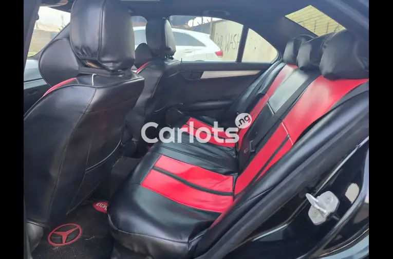 Registered 2010 Mercedes benz c300 for sale in Abuja, FCT - photo 3 of 5
