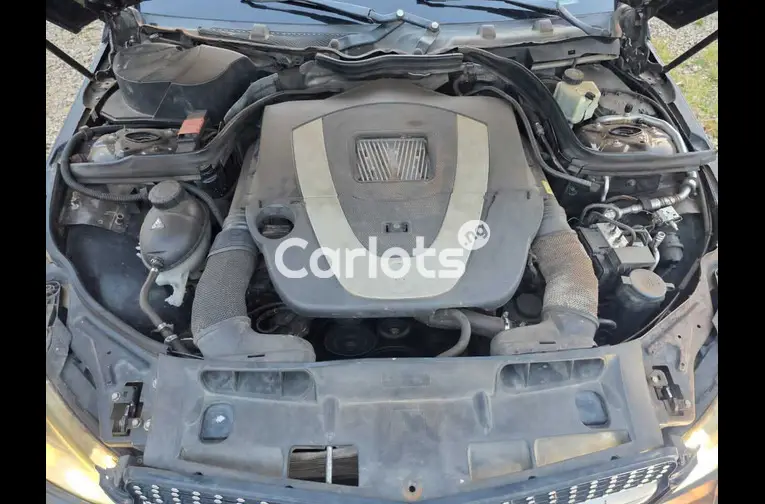 Registered 2010 Mercedes benz c300 for sale in Abuja, FCT - thumbnail 4