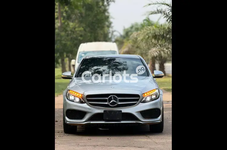 2016 MERCEDES BENZ C300 FULL OPTION - 1/7