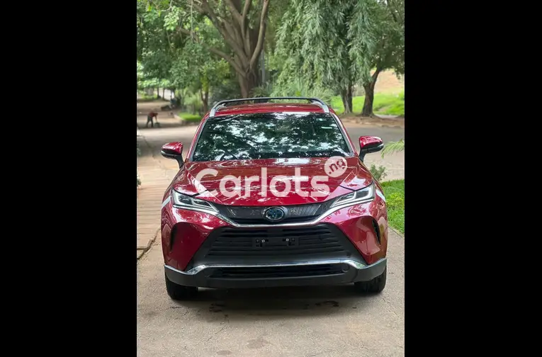 Foreign used 2022 Toyota Venza - 1/5