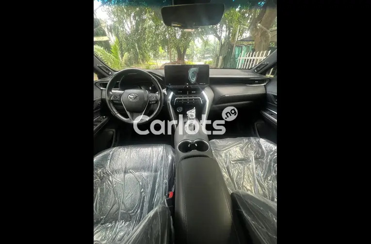 Foreign used 2022 Toyota Venza for sale in Abuja, FCT - thumbnail 2