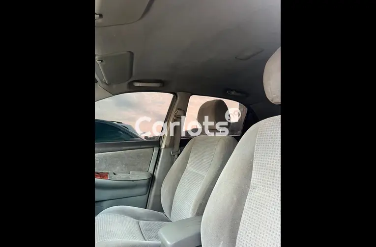 Nigerian Used Registered 2005 Toyota Corolla for sale in Abuja, FCT - photo 2 of 5
