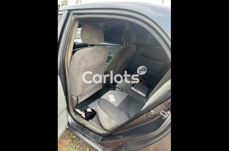 Nigerian Used Registered 2005 Toyota Corolla for sale in Abuja, FCT - thumbnail 3
