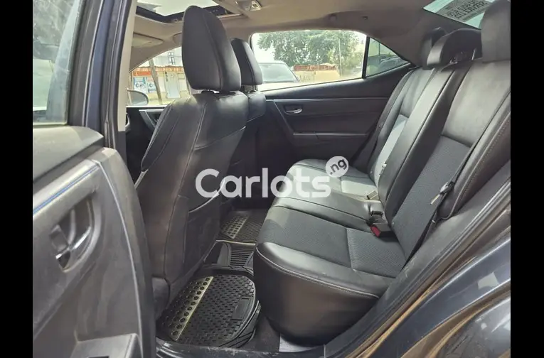 Nigerian Used Registered 2015 Toyota Corolla sports for sale in Abuja, FCT - thumbnail 3