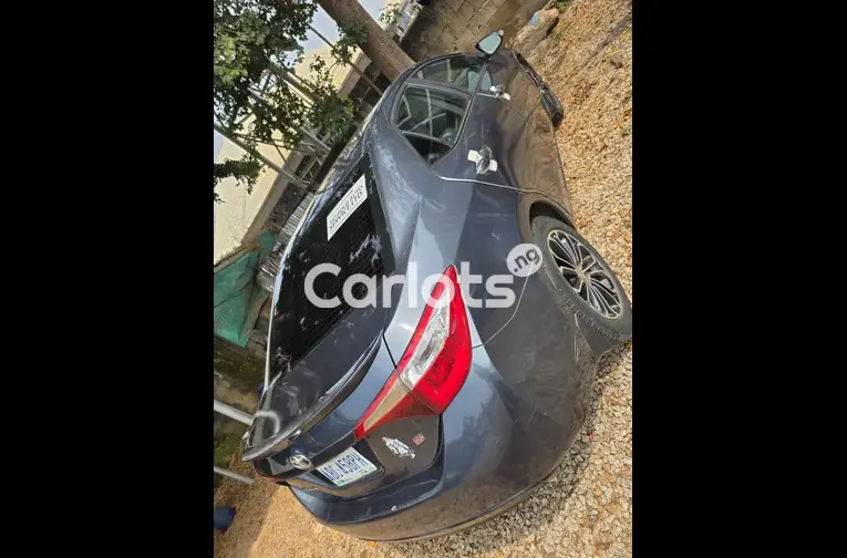 Nigerian Used Registered 2015 Toyota Corolla sports for sale in Abuja, FCT - thumbnail 5