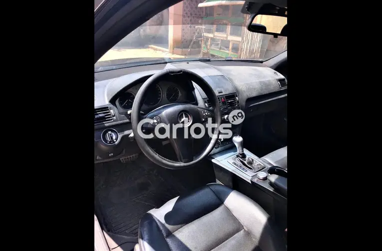 Nigerian Used FIRST BODY 2008 MERCEDES BENZ C300 for sale in Kaduna - photo 3 of 5