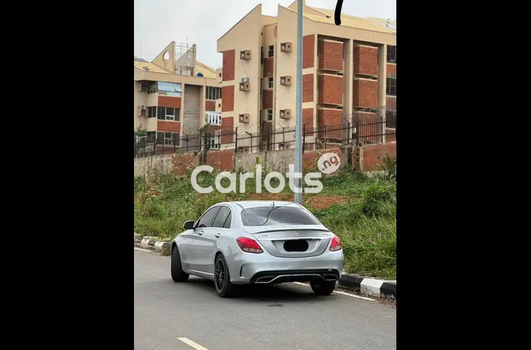Nigerian Used 2016 MERCEDES BENZ C300 for sale in Abuja, FCT - thumbnail 6