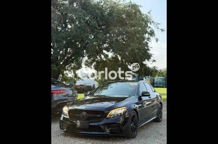 Nigerian Used 2019 MERCEDES BENZ C43 AMG FULL OPTION for sale in Abuja - thumbnail 2