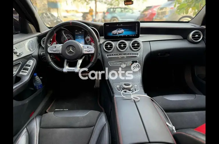 Nigerian Used 2019 MERCEDES BENZ C43 AMG FULL OPTION for sale in Abuja - photo 4 of 7