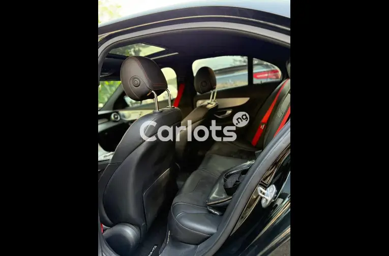 Nigerian Used 2019 MERCEDES BENZ C43 AMG FULL OPTION for sale in Abuja - thumbnail 5