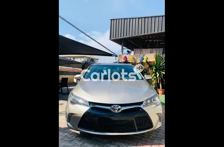 FOREIGN USED 2016 TOYOTA CAMRY SE for sale in Kaduna - photo 1 of 5