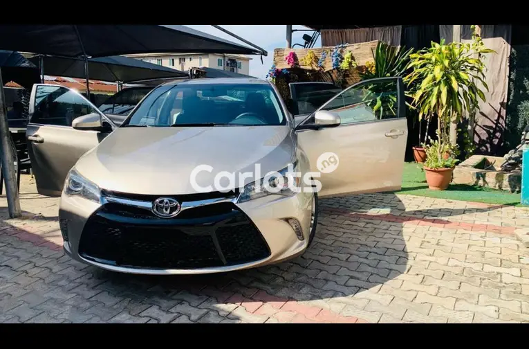 FOREIGN USED 2016 TOYOTA CAMRY SE for sale in Kaduna - thumbnail 2