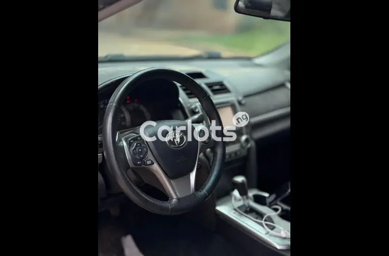 FOREIGN USED 2013 TOYOTA CAMRY SE - 3/6