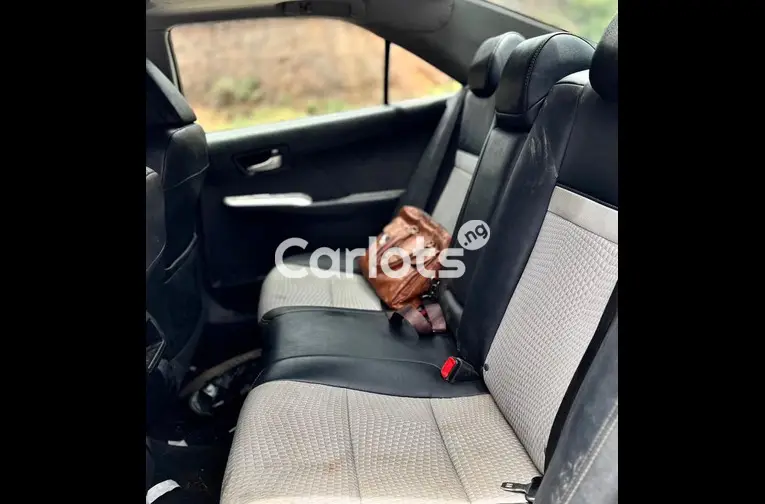 FOREIGN USED 2013 TOYOTA CAMRY SE for sale in Abuja, FCT - photo 5 of 6