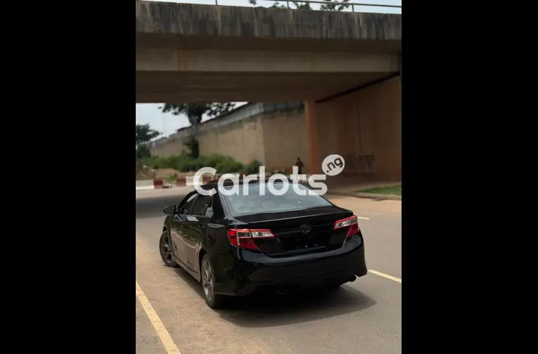 FOREIGN USED 2013 TOYOTA CAMRY SE for sale in Abuja, FCT - thumbnail 6