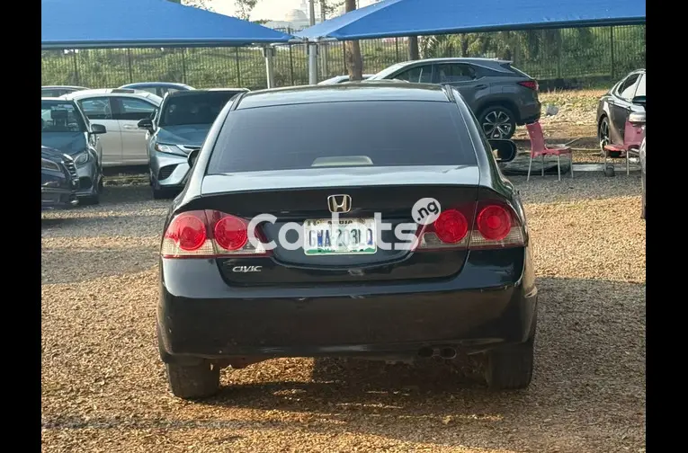 Clean Nigerian used Honda civic 2007 - 4/5