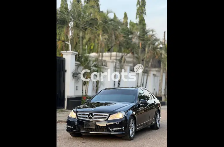 Nigerian Used 2013 MERCEDES BENZ C300 for sale in Kaduna - photo 2 of 6