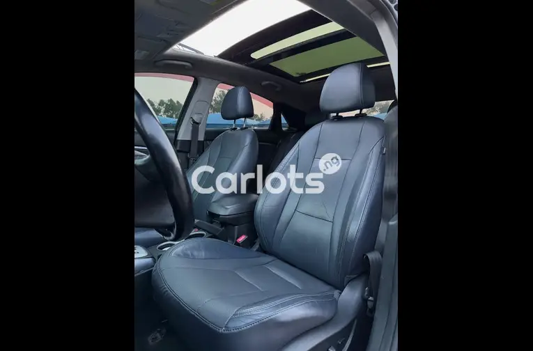 Foreign Used 2014 HYUNDAI ELANTRA GT for sale in Garki, FCT - photo 4 of 7