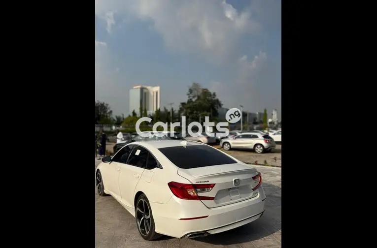 Foreign used 2018 Honda Accord Sport for sale in Abuja, FCT - photo 6 of 7