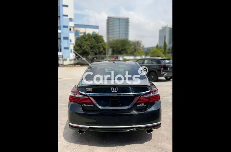 Foreign used 2016 Honda Accord V6 Touring for sale in Abuja, FCT - thumbnail 2
