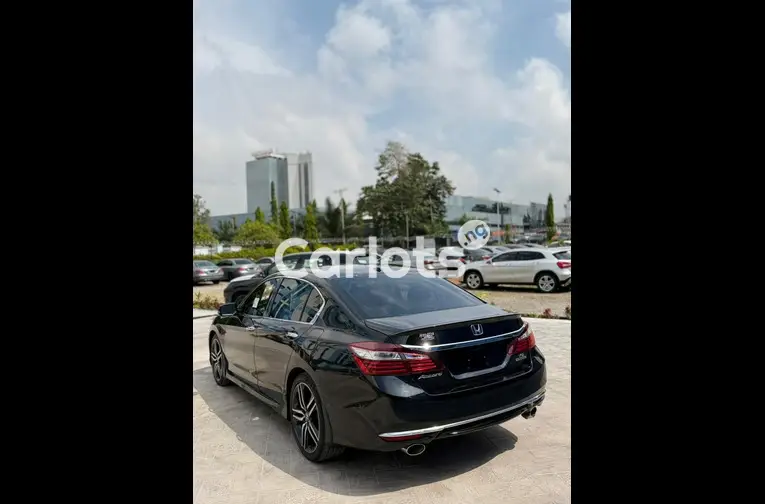Foreign used 2016 Honda Accord V6 Touring for sale in Abuja, FCT - thumbnail 4