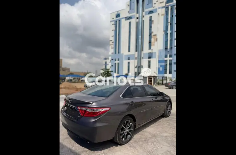 Foreign used 2015 Toyota Camry XSE key for sale in Abuja, FCT - thumbnail 4
