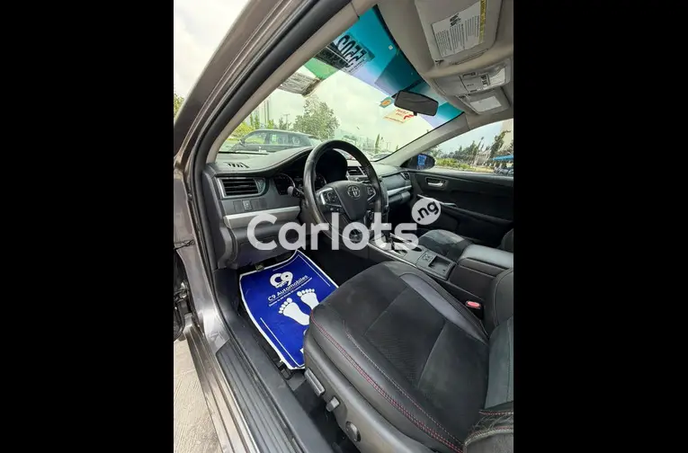 Foreign used 2015 Toyota Camry XSE key for sale in Abuja, FCT - photo 6 of 6