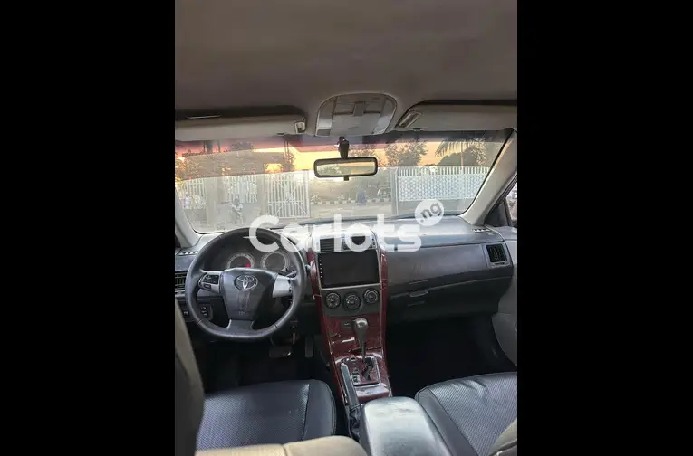 Nigerian Used 2010 TOYOTA COROLLA LE for sale in Kaduna - thumbnail 4