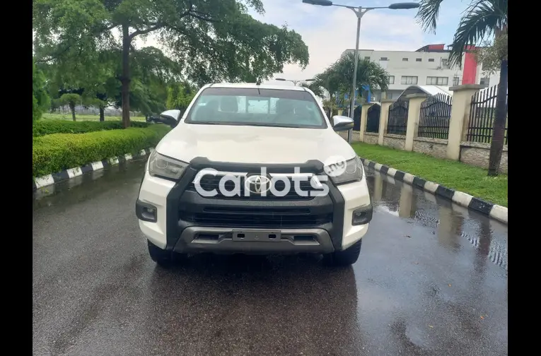 BELGIUM GRADE 2017 TOYOTA HILUX SR5 V6 for sale in Ajah