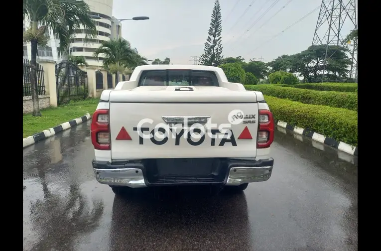 BELGIUM GRADE 2017 TOYOTA HILUX SR5 V6 for sale in Ajah, Lagos - photo 7 of 7