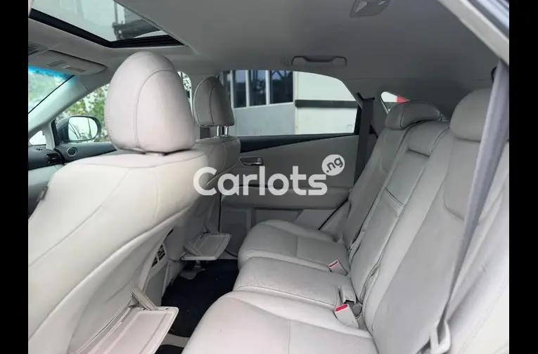 FOREIGN USED 2011 LEXUS RX350(ACCIDENT FREE) for sale in Ajah, Lagos - thumbnail 6
