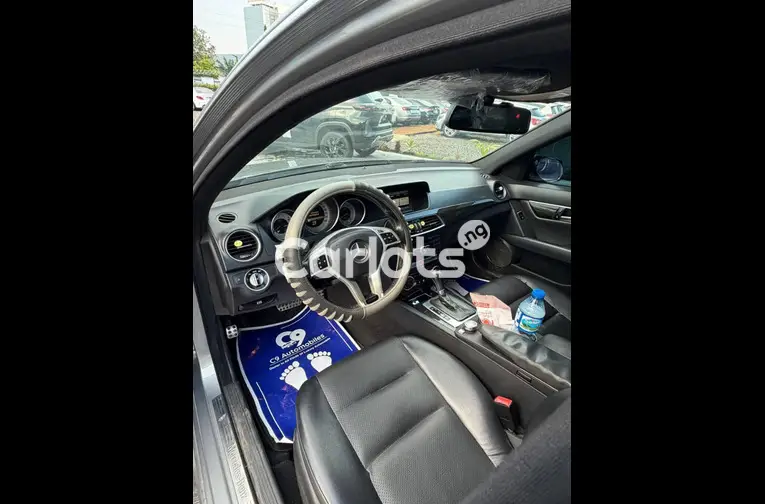 Nigerian Used Unregistered Mercedes Benz C300 2013 model for sale in Abuja, FCT - thumbnail 2