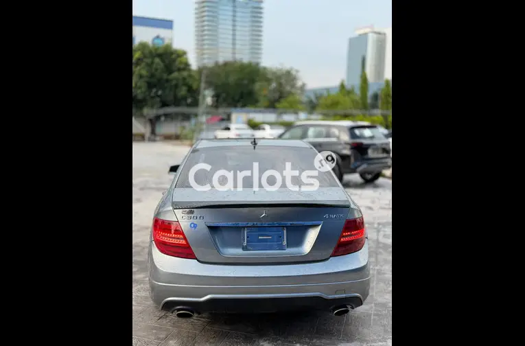 Nigerian Used Unregistered Mercedes Benz C300 2013 model for sale in Abuja, FCT - thumbnail 4