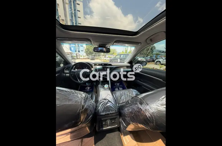 Foreign used 2019 Toyota Camry XSE for sale in Abuja, FCT - photo 6 of 7