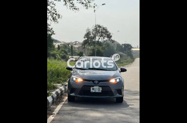 2015 TOYOTA COROLLA ( S )