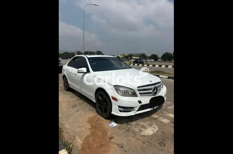 Nigerian Used 2009 MERCEDES BENZ C300 for sale in Abuja, FCT - photo 1 of 6