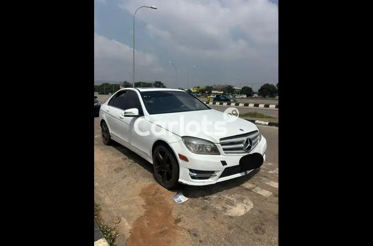 2009 MERCEDES BENZ C300 for sale in Abuja