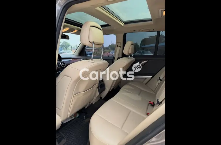 Foreign Used 2014 Mercedes GLK 350 for sale in Garki, FCT - photo 4 of 7