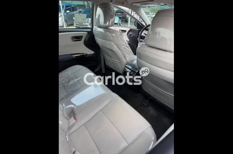 Foreign Used 2013 Toyota Avalon for sale in Garki, FCT - thumbnail 2