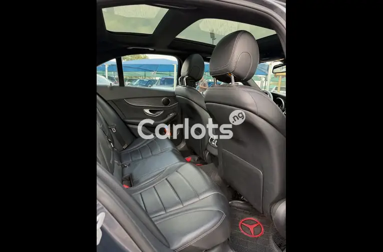 Clean 2016 Mercedes C300 - 3/7