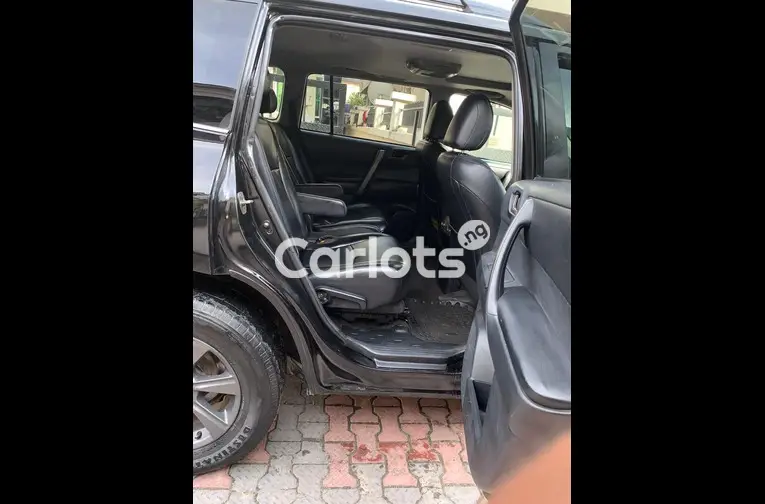 Nigerian Used PREMIUM STANDARD 2012 TOYOTA HIGHLANDER 4WD for sale in Lekki, Lagos - photo 3 of 7