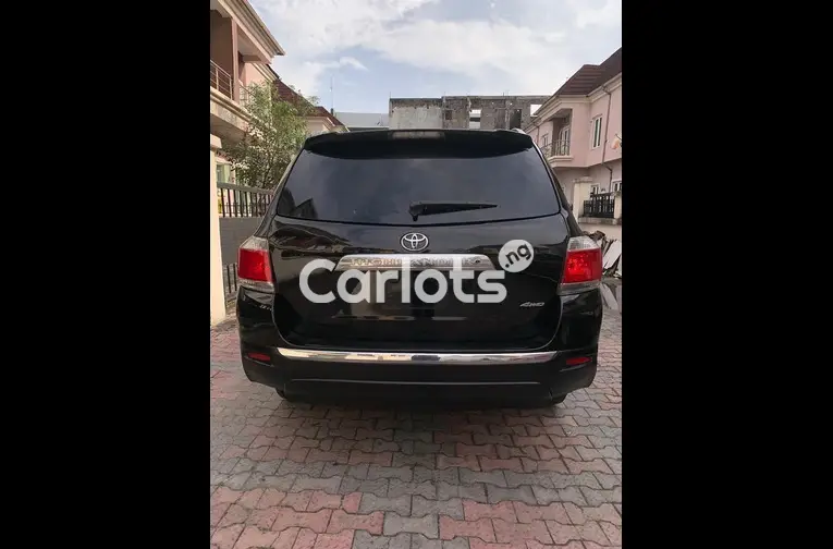 Nigerian Used PREMIUM STANDARD 2012 TOYOTA HIGHLANDER 4WD for sale in Lekki, Lagos - photo 7 of 7