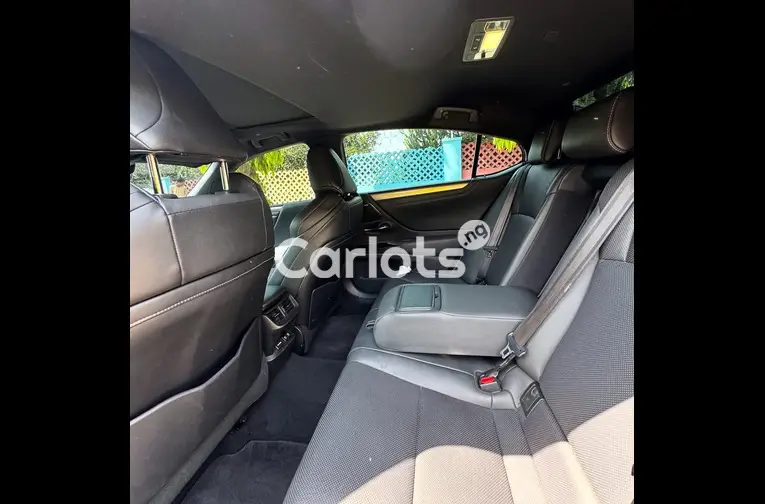 FOREIGN USED 2019 LEXUS ES 350 F-SPORT for sale in Abuja, FCT - photo 6 of 7