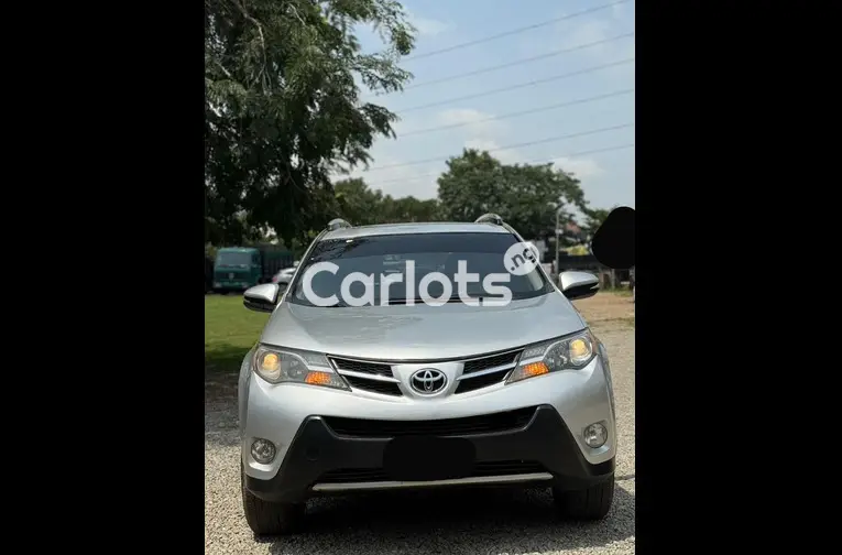 2014 TOYOTA RAV4 XLE