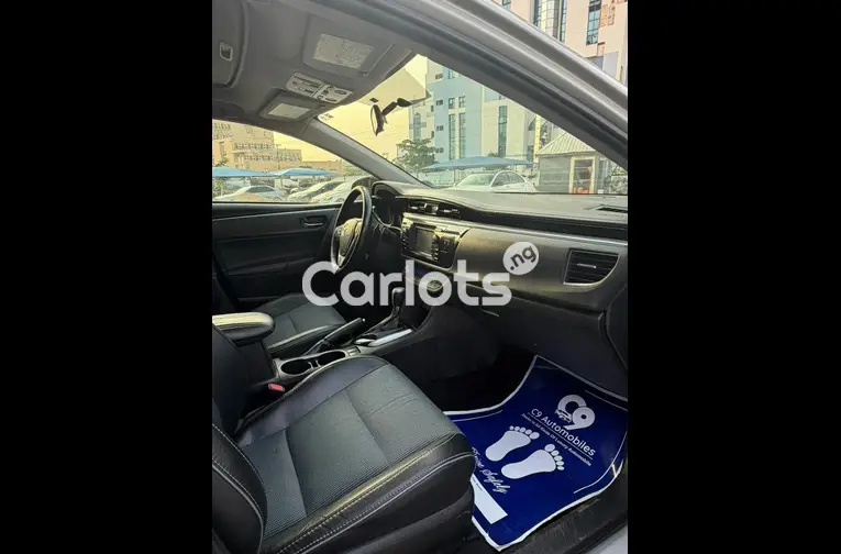 Nigerian used 2015 Toyota Corolla S keyless for sale in Abuja, FCT - thumbnail 4