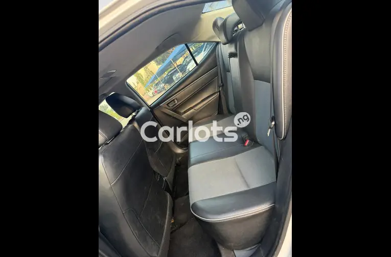 Nigerian used 2015 Toyota Corolla S keyless for sale in Abuja, FCT - thumbnail 7