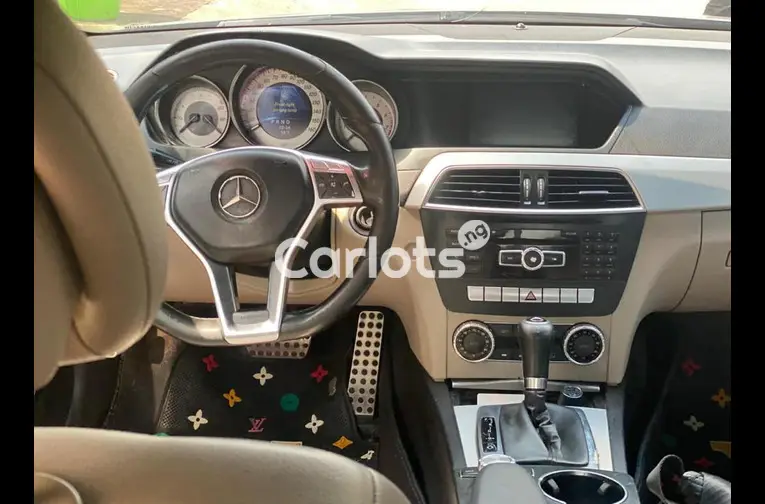 Nigerian Used 2013 MERCEDES BENZ C300 for sale in Abuja, FCT - thumbnail 3